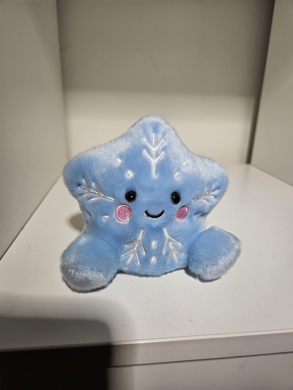 Palm Pals Frosty Snowflake, Soft Toy, Blue Plushie